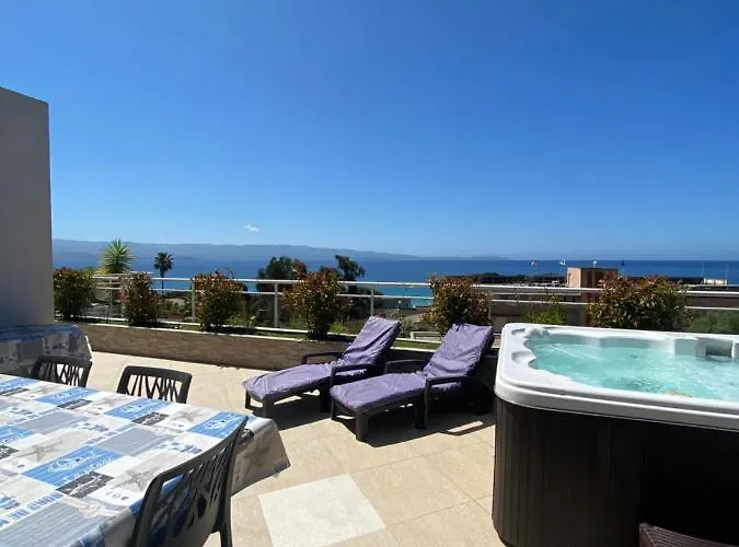 Vizzavona Piscine Et Jacuzzi Ajaccio (Corsica)