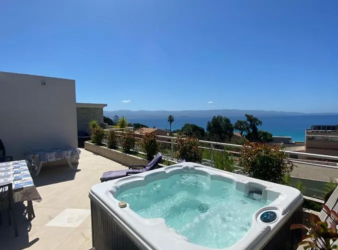 Vizzavona Piscine Et Jacuzzi Ajaccio (Corsica)